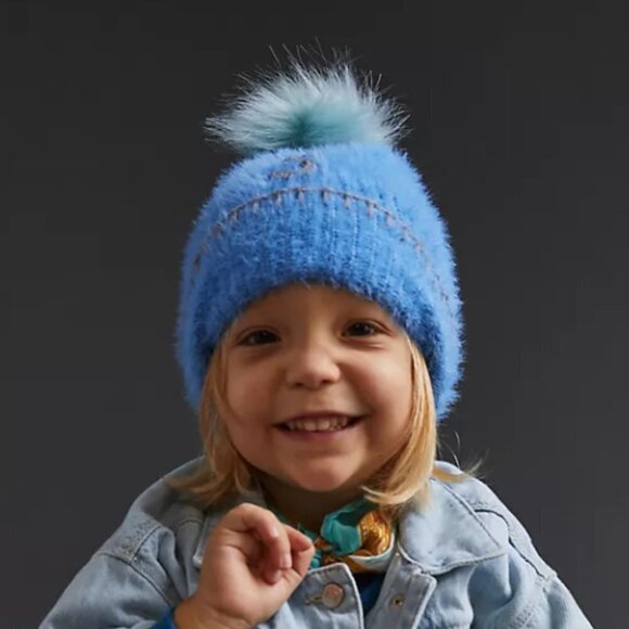 Anthropologie Fuzzy Monogram Initial D Kids Hat - Picture 9 of 9